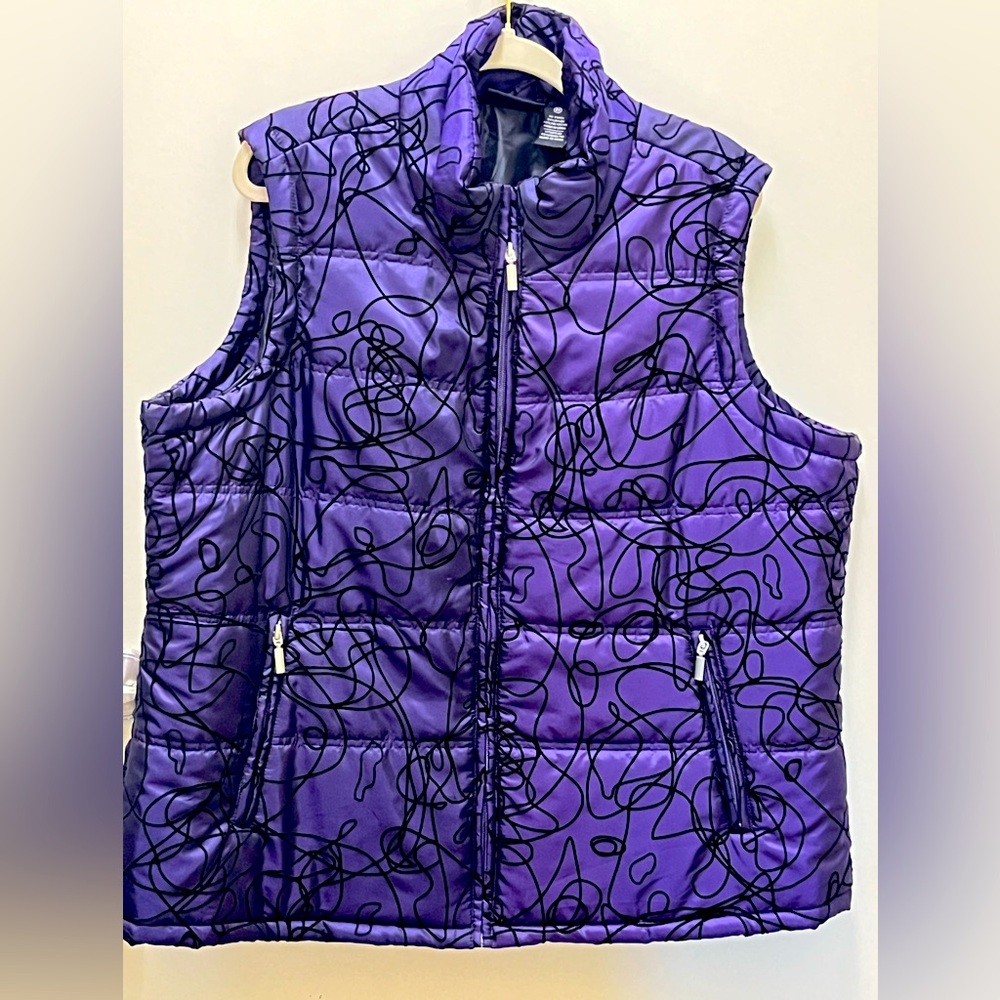 EUC purple vest with black velvet abstract pattern, 2XL, 2 zippered pockets
